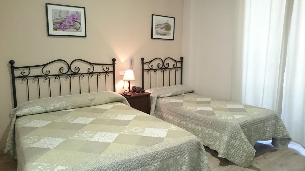 Hostal El Pilar Madrid Kültér fotó