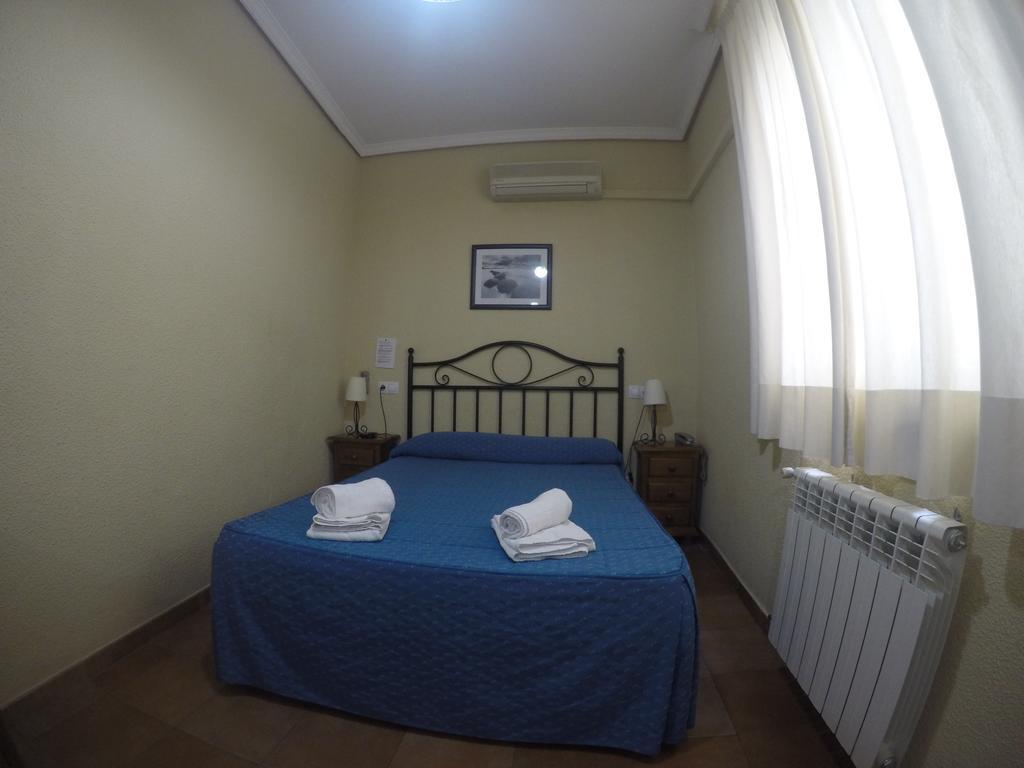 Hostal El Pilar Madrid Kültér fotó