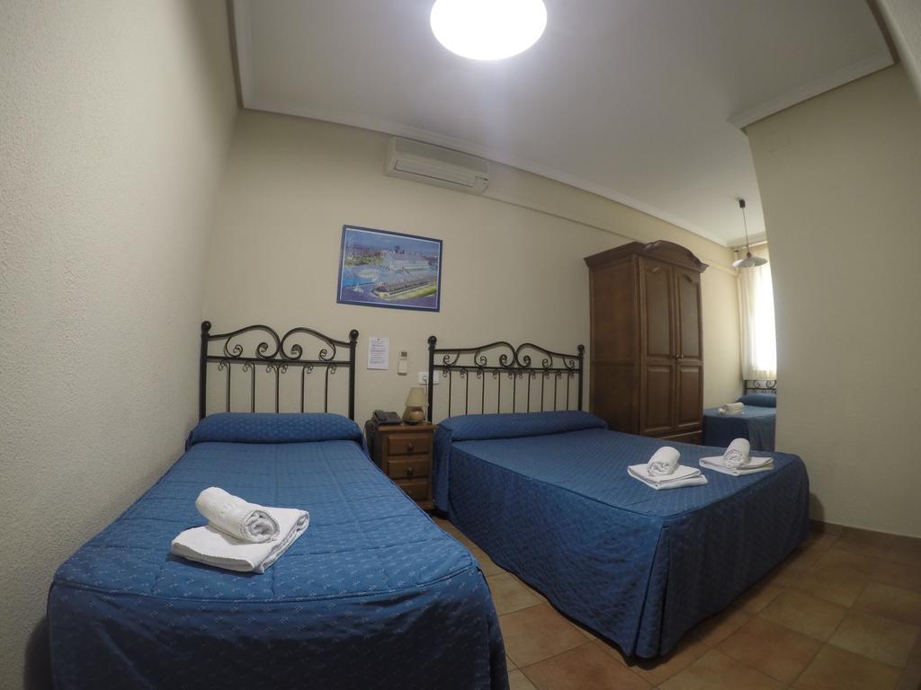 Hostal El Pilar Madrid Kültér fotó