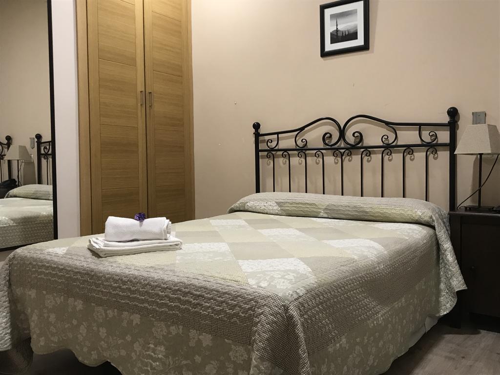 Hostal El Pilar Madrid Kültér fotó