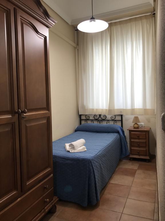 Hostal El Pilar Madrid Kültér fotó