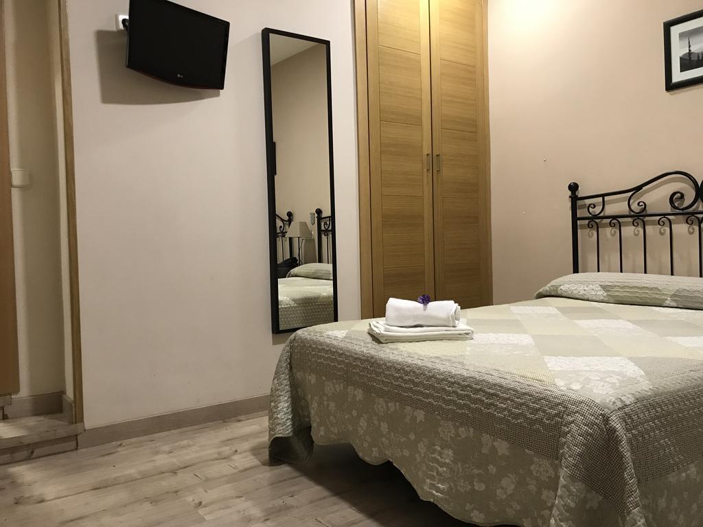 Hostal El Pilar Madrid Kültér fotó